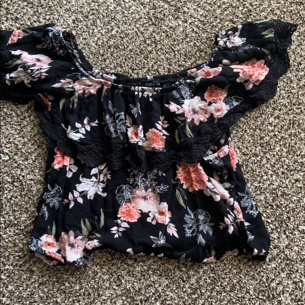 Rue21 floral blouse